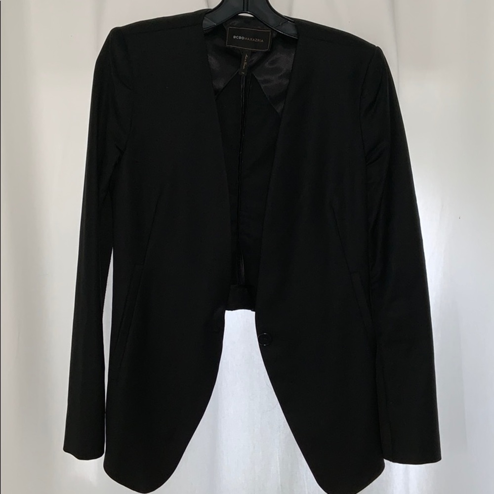 BCBG asymmetrical hem blazer